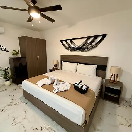 Casa Tortuga 5Th Ave Hotel